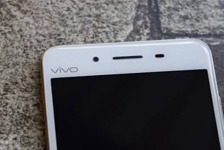Промо-изображение раскрывает технические характеристики смартфонов Vivo X9 и X9 Plus