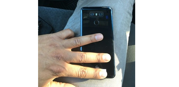 LG G6 с двойной камерой и стеклянным корпусом показали на живом фото