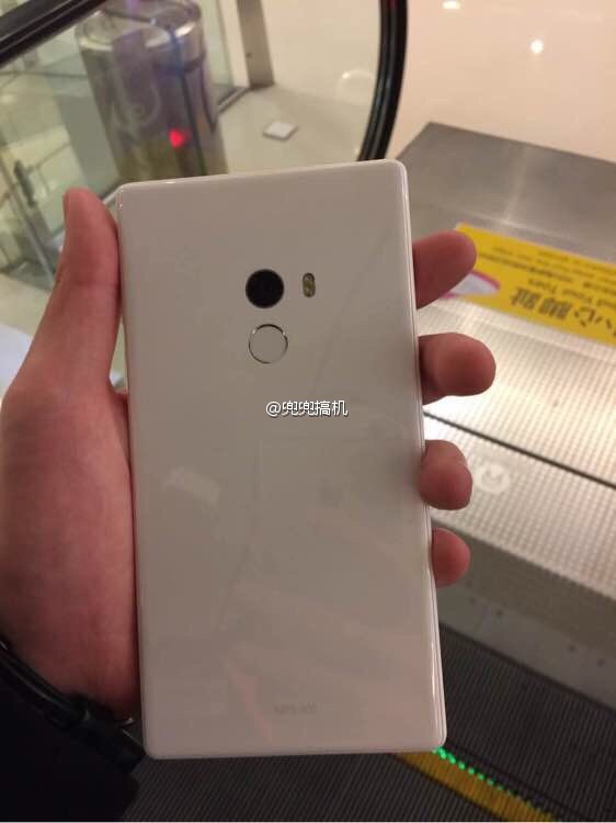 Xiaomi-Mi-MIX-appears-in-white (2).jpg