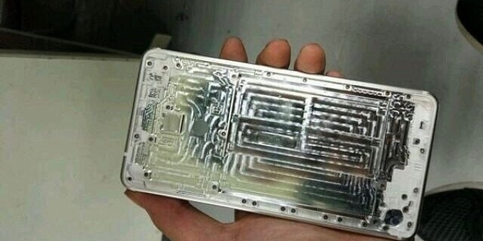 Фотографии металлической задней крышки смартфона Nokia попали в сеть