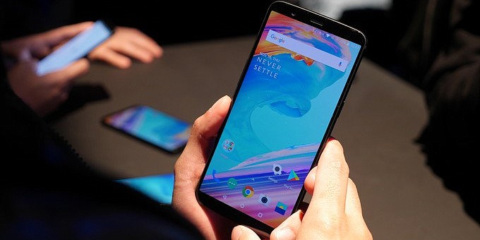OnePlus 5 получит бета-версию Android Oreo в этом месяце, а OnePlus 5T - в декабре