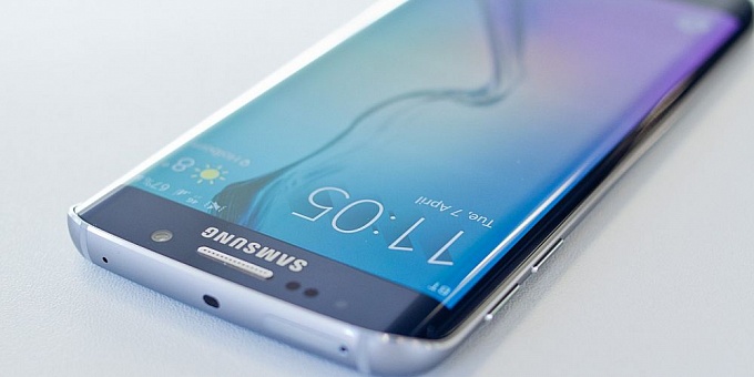 Samsung Galaxy S7 Edge за полгода подешевел на 30% от стартовой цены в России