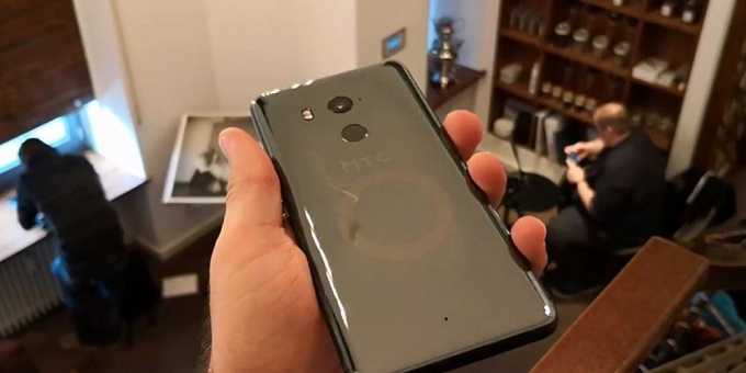 HTC U11 Plus и U11 Life засветились на видео