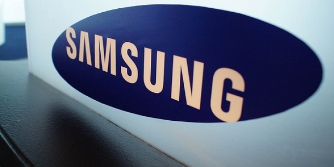 Samsung подтверждает, что ведет разработку технологии размещения камеры под дисплеем
